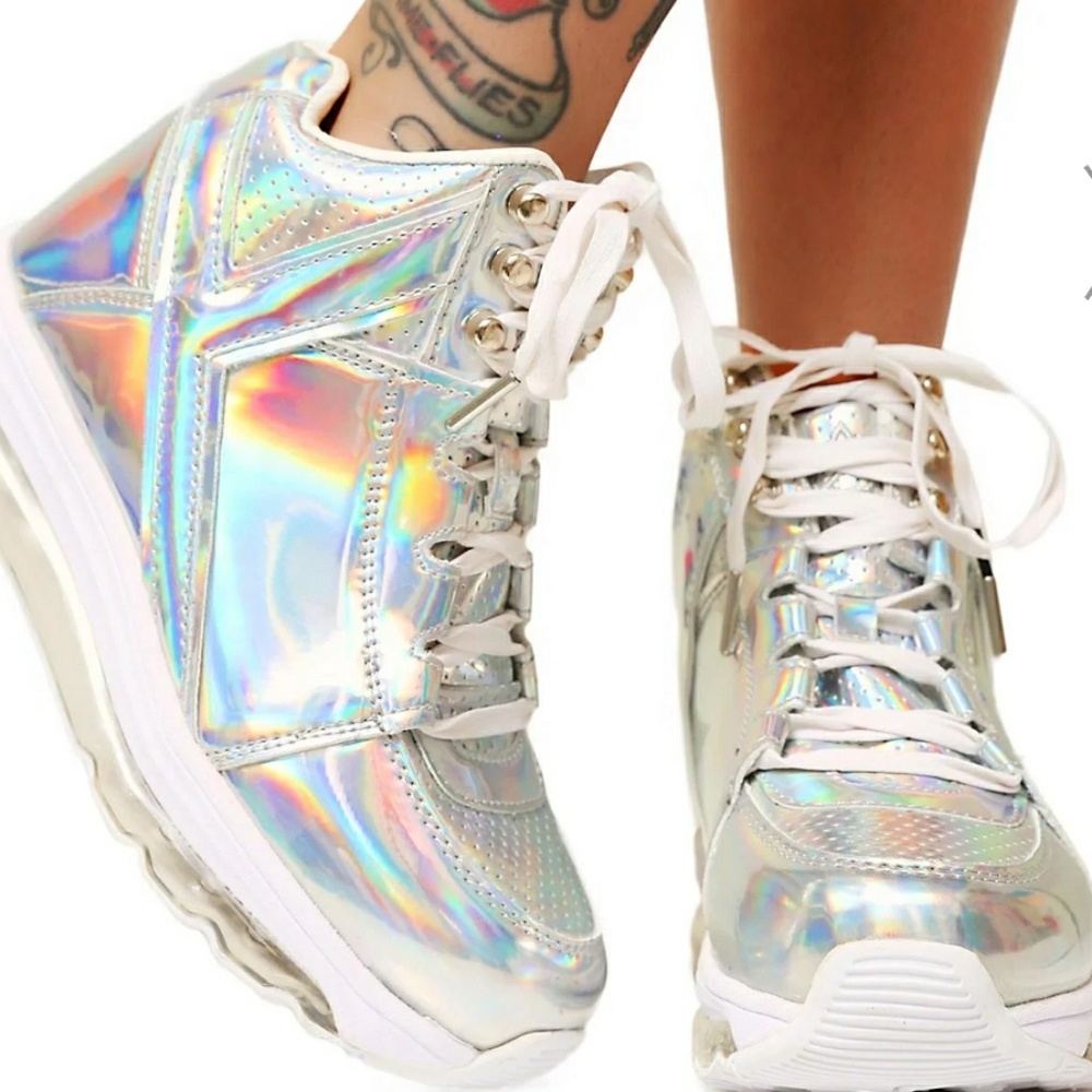Qozmo Aiire Holographic Shoes